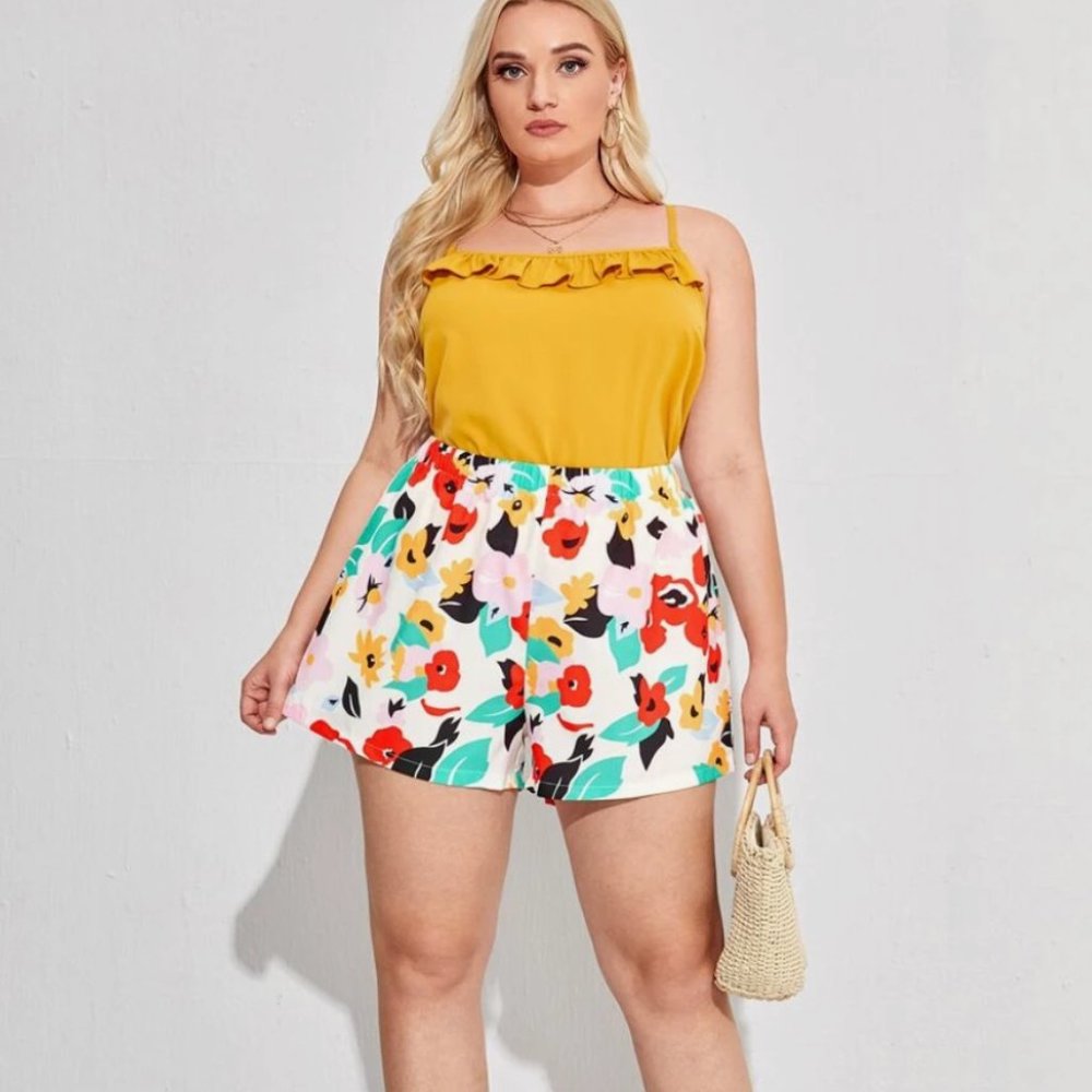 NWOT SHEIN Plus Allover Floral Paperbag Shorts 3X (18)